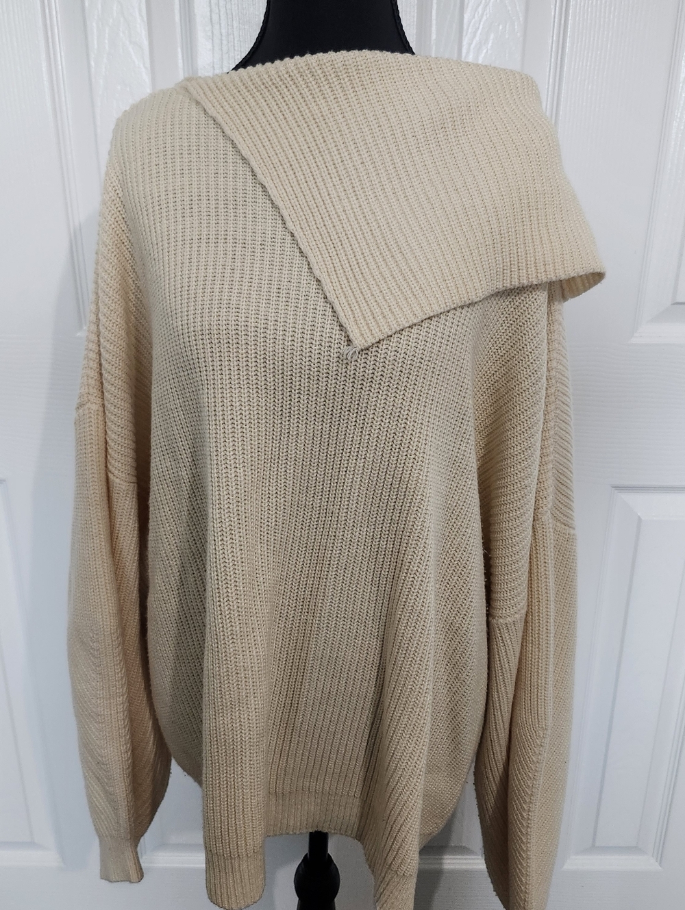 Eloquii Size 26/28 White Fold Over Collar Oversize Cozy Sweater